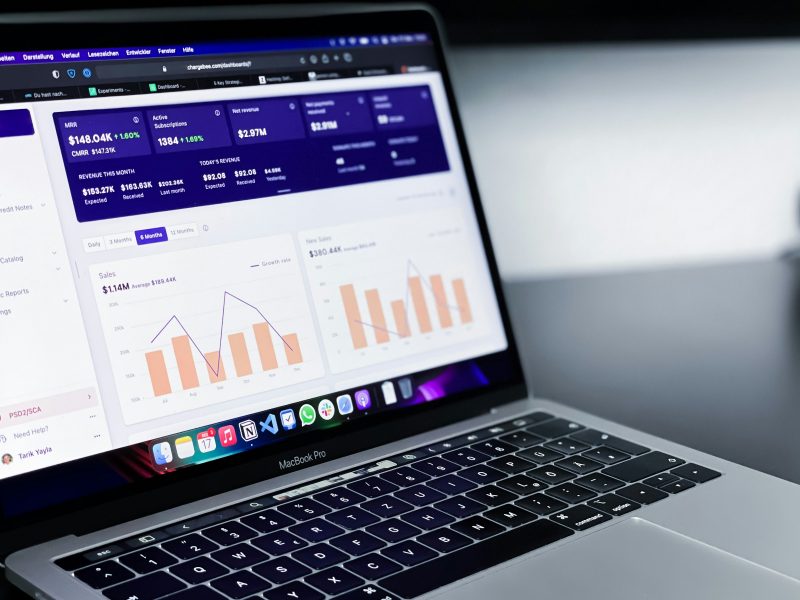 Master data analytics skills in six weeks with online certificate course